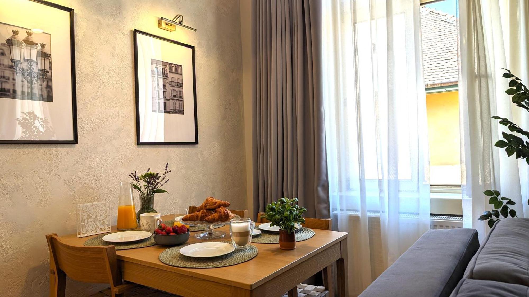 Apartment In Historic Center, Quiet Area, Ac Nagyszeben Kültér fotó