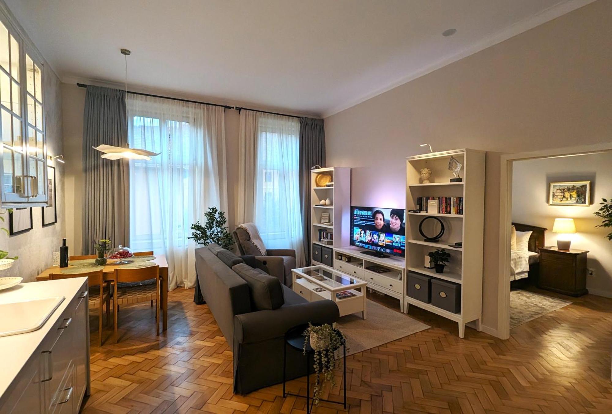 Apartment In Historic Center, Quiet Area, Ac Nagyszeben Kültér fotó